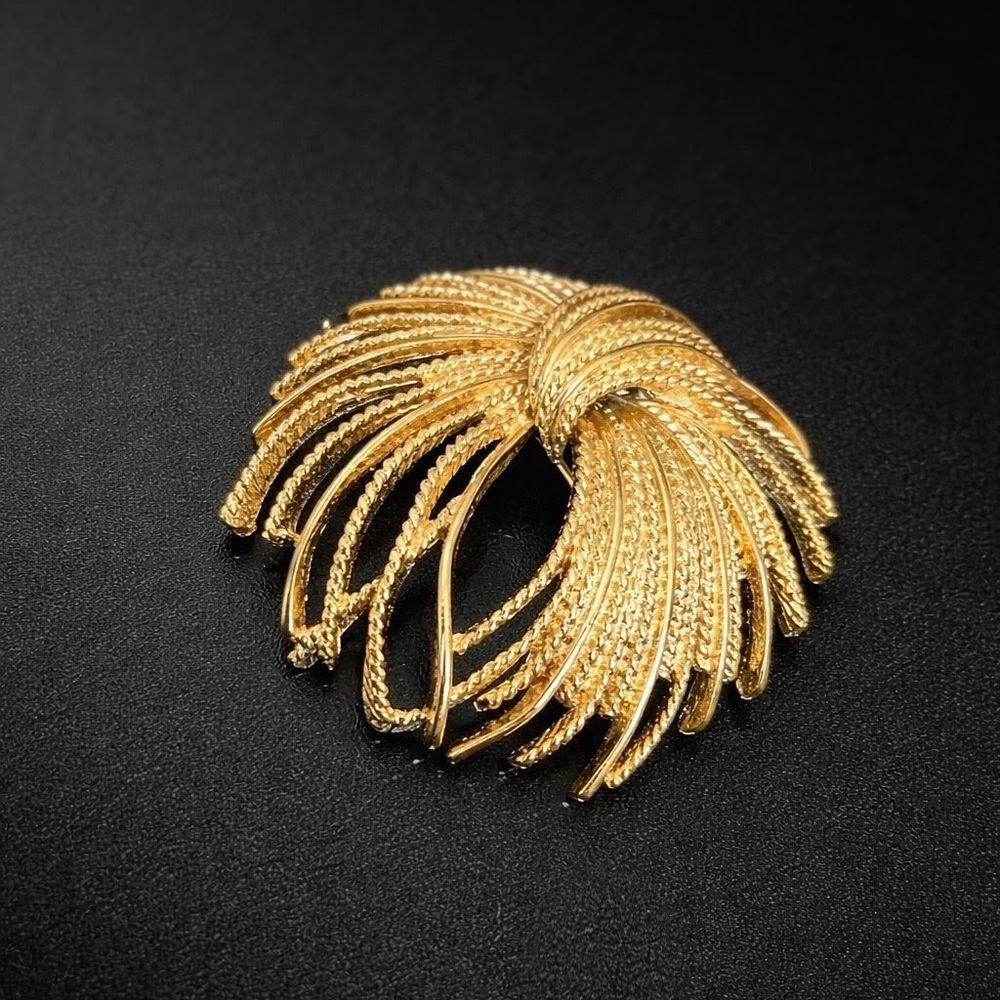 Signed Monet Gold Swirl Brooch — Women Jewelry